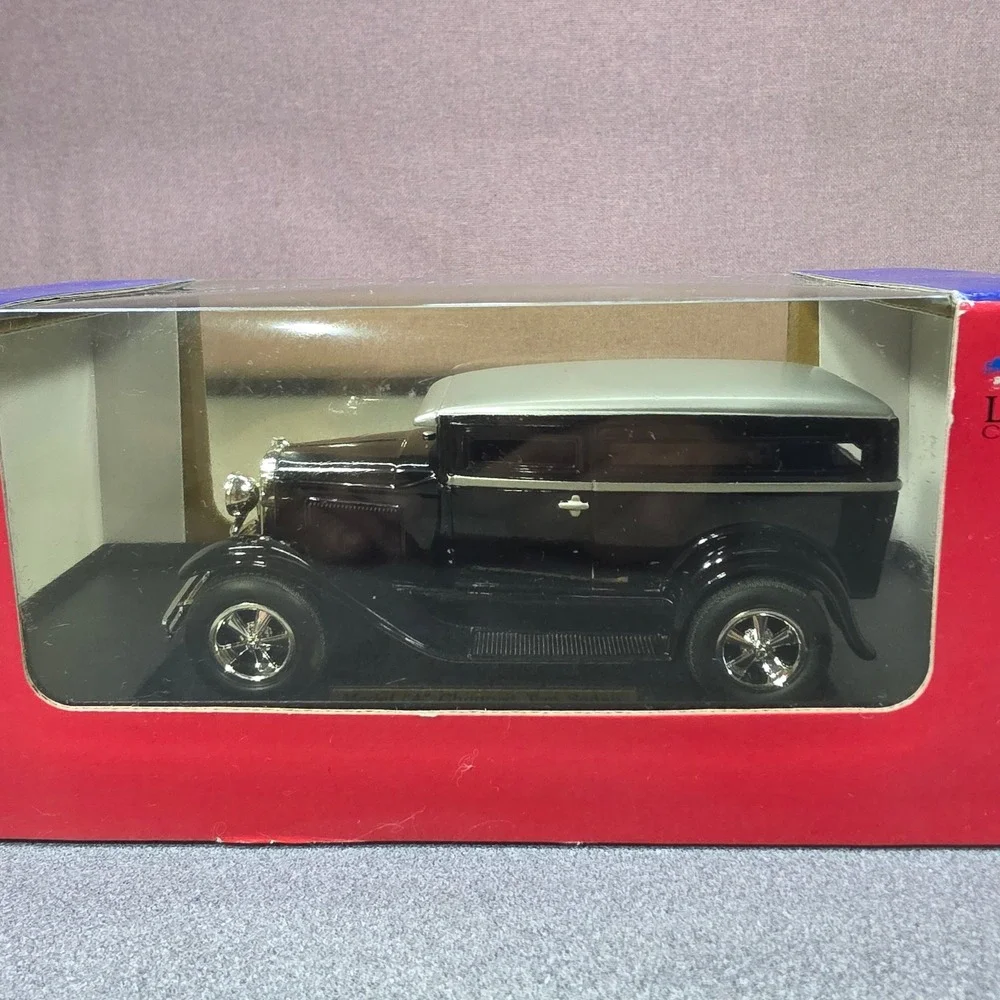 Liberty Classics Model A Chopped Top Sedan 1/25 Black New Die-Cast Metal